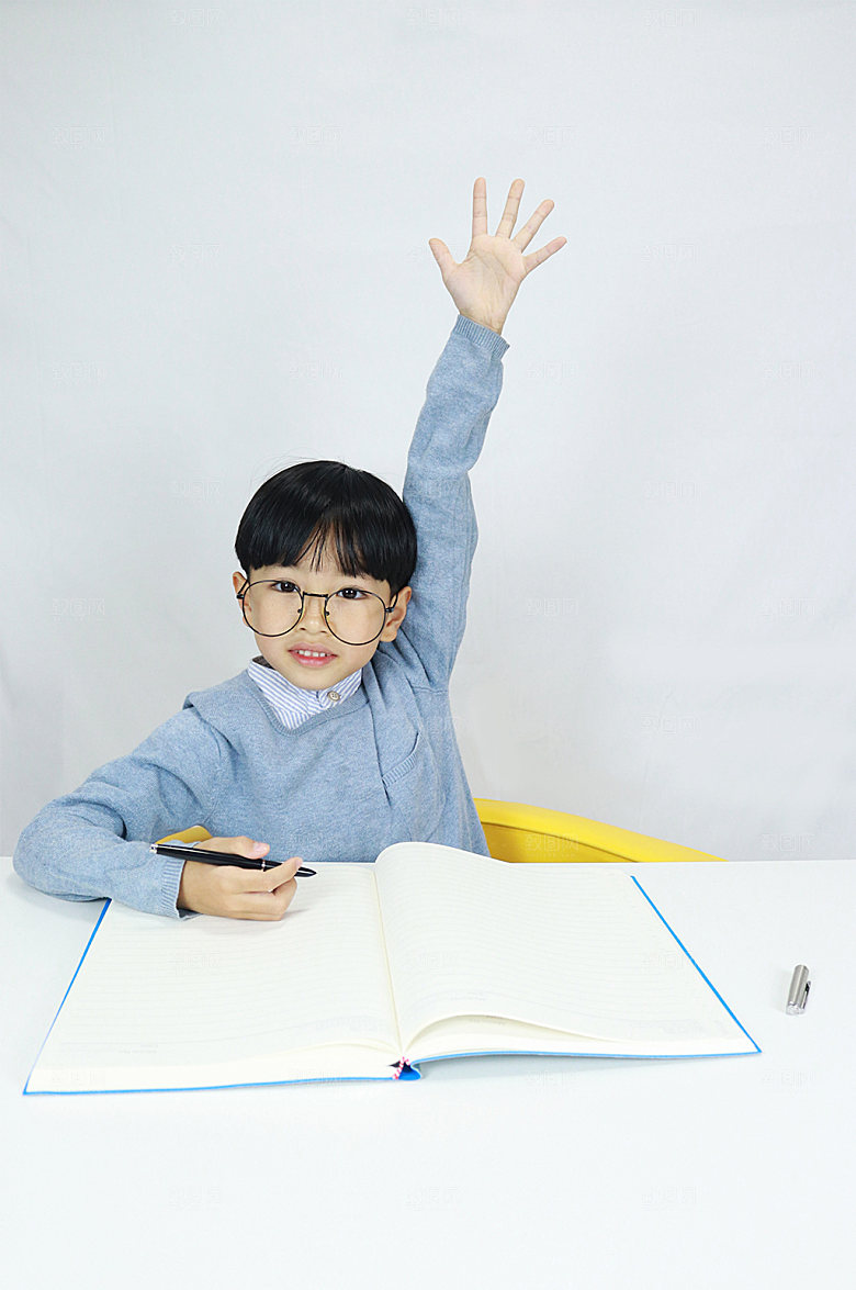 学生开学季积极人物摄影照
