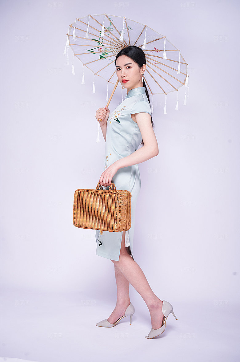 民国旗袍气质女性摄影图