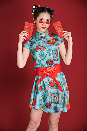 旗袍国潮美女创意红包摄影图