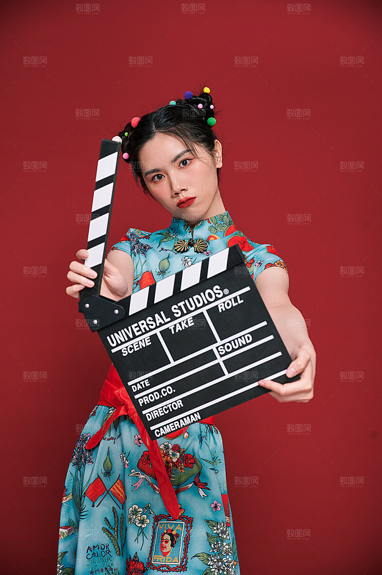 旗袍国潮女生创意打板摄影图