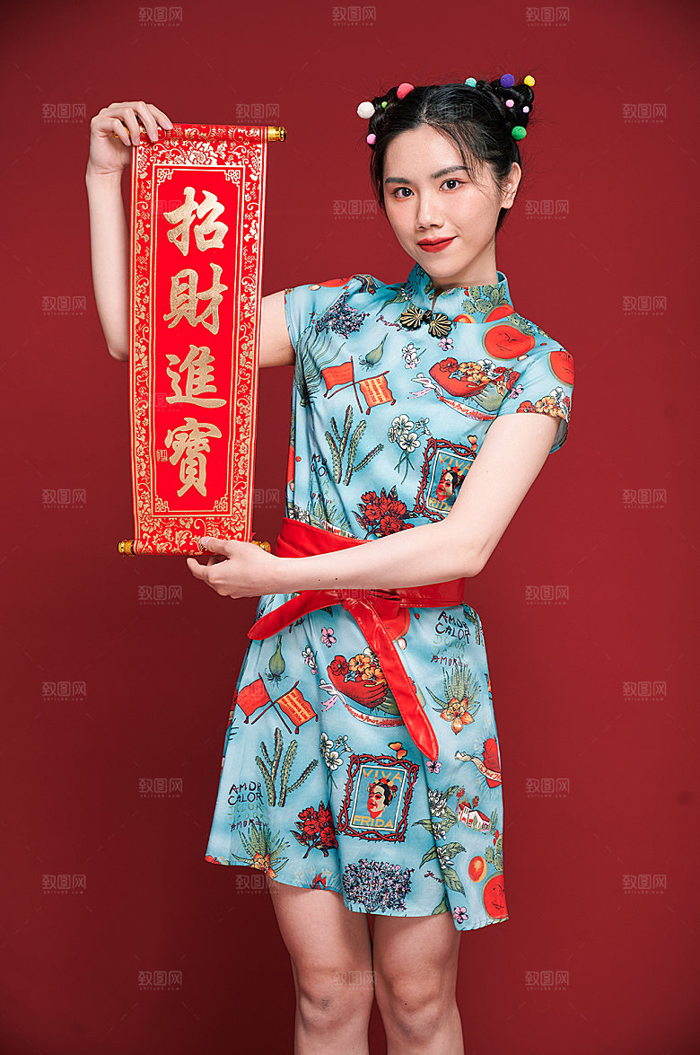 国潮女性对联招财进宝摄影图