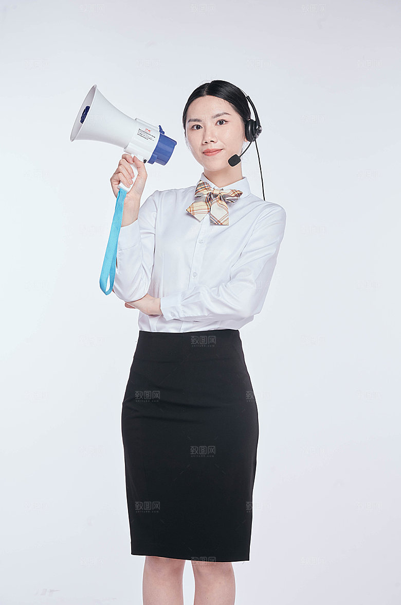 讲师培训执教人物手持喇叭摄影图