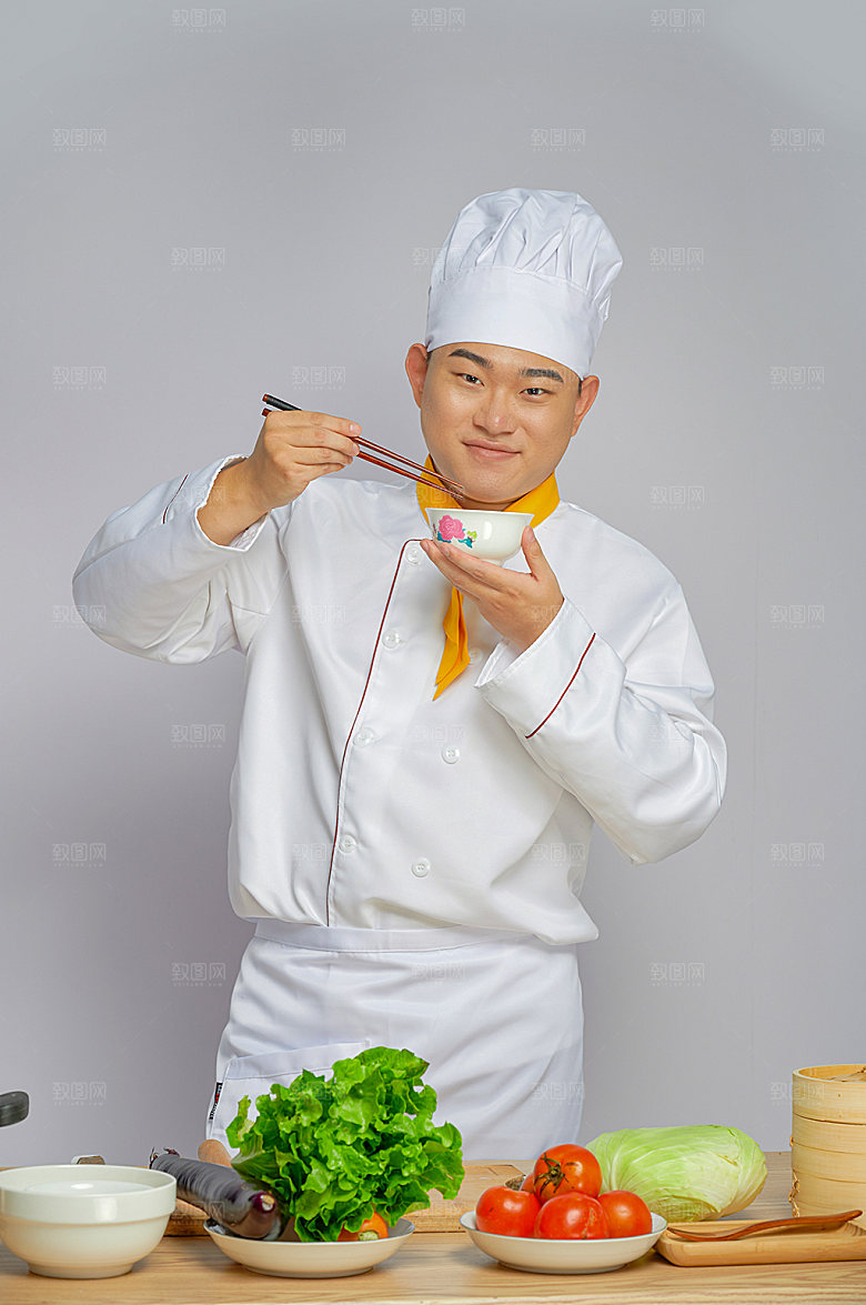 餐饮职场厨师服人物拿蔬菜摄影