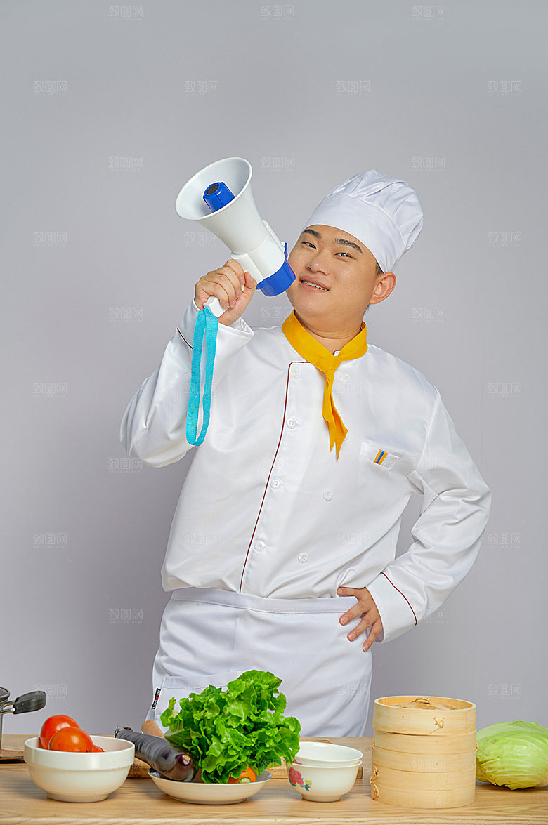 餐饮厨师服人物拿喇叭摄影图片