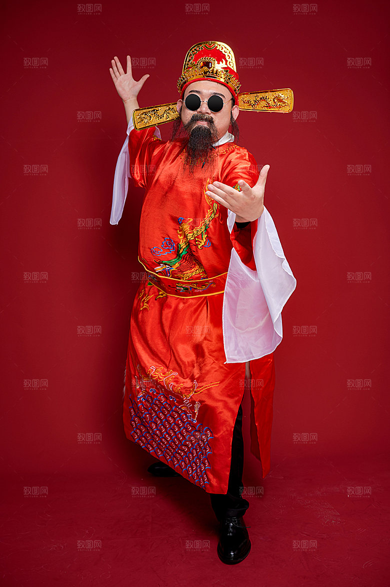 新年财神爷打太极人物摄影图