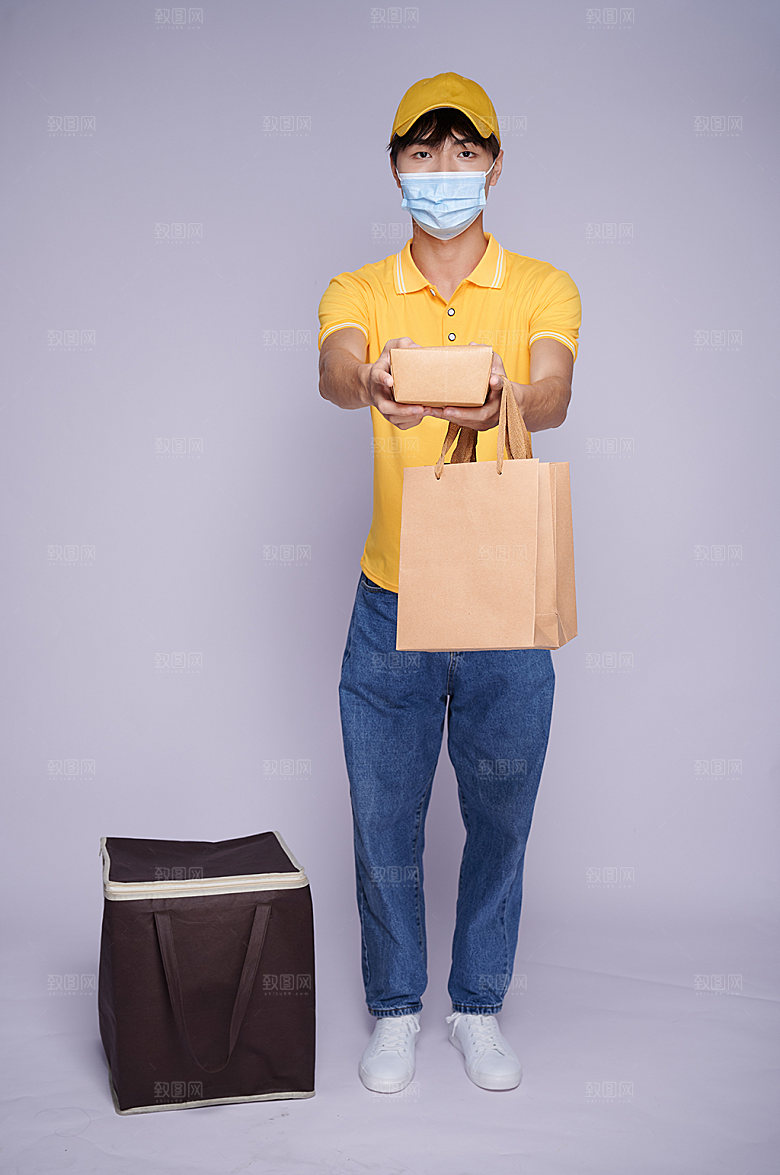 外卖员双手提袋子照片商业摄影图片
