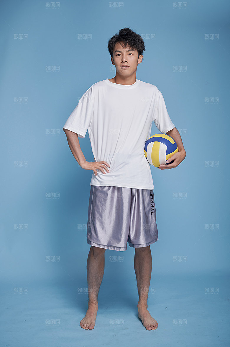 夏天男生泳装打排球精修商业摄影