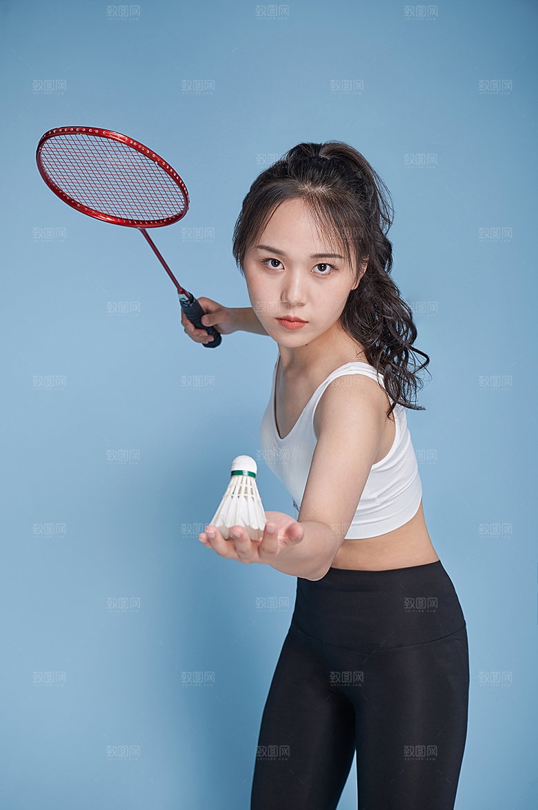 女生打羽毛球运动人物精修摄影图