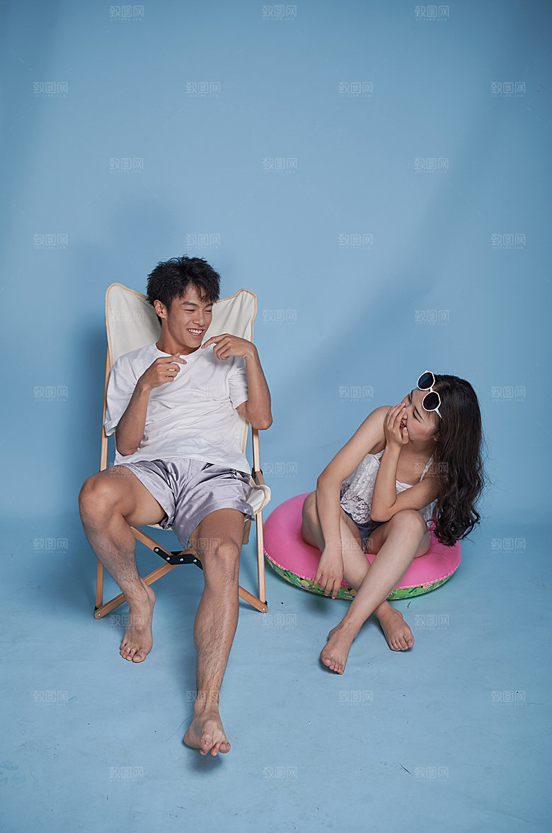海滩情侣泳装夏季人物摄影