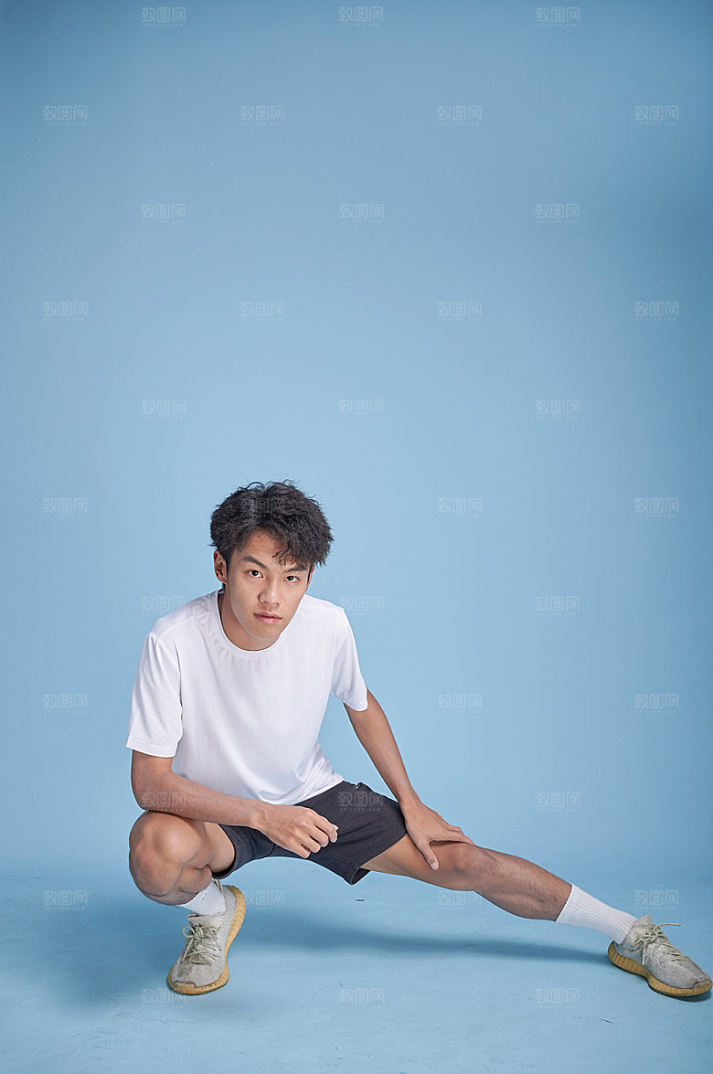 男生运动热身健身人物摄影