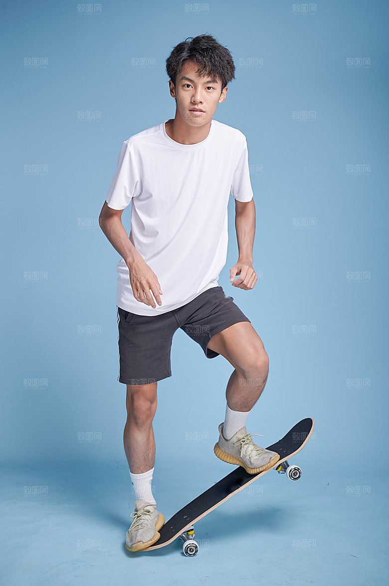 男孩滑板运动人物摄影