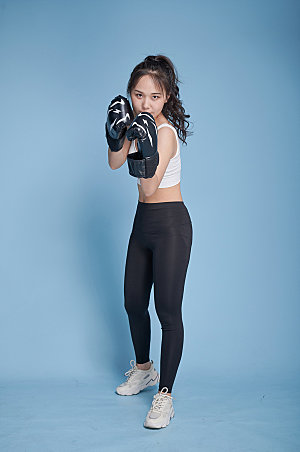 帅气女生拳击运动人物摄影图