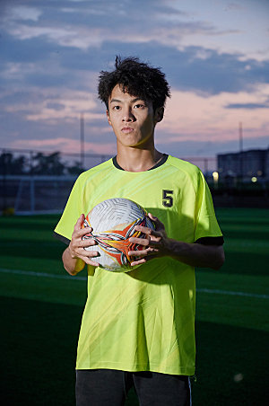 男生足球运动人物摄影