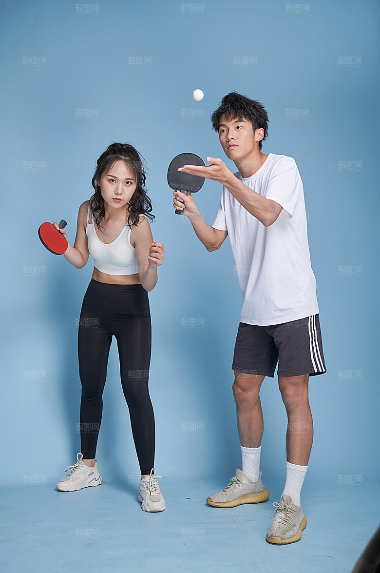 男女乒乓球健身精修摄影图