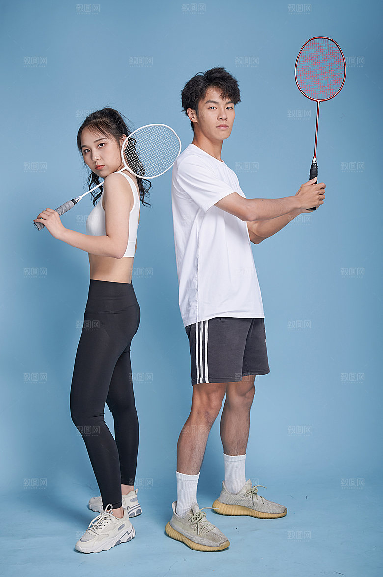 男女羽毛球运动精修摄影图