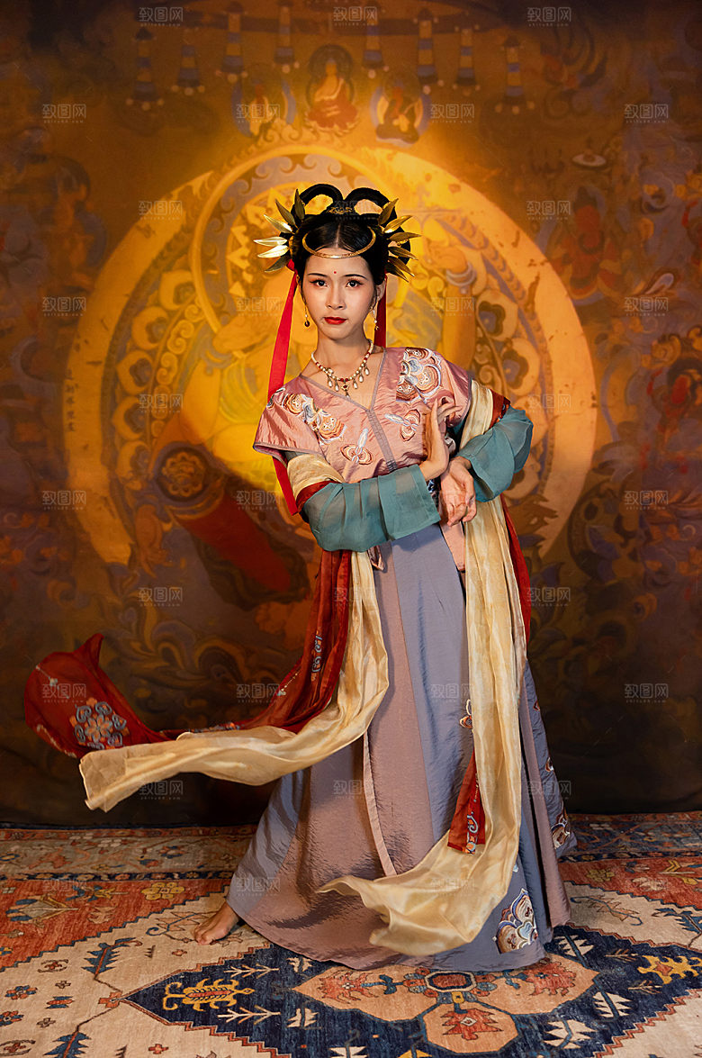 古风敦煌飞天舞人物摄影图