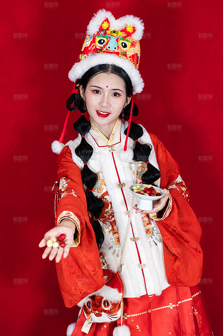 可爱新年汉服女生人物摄影商业图片