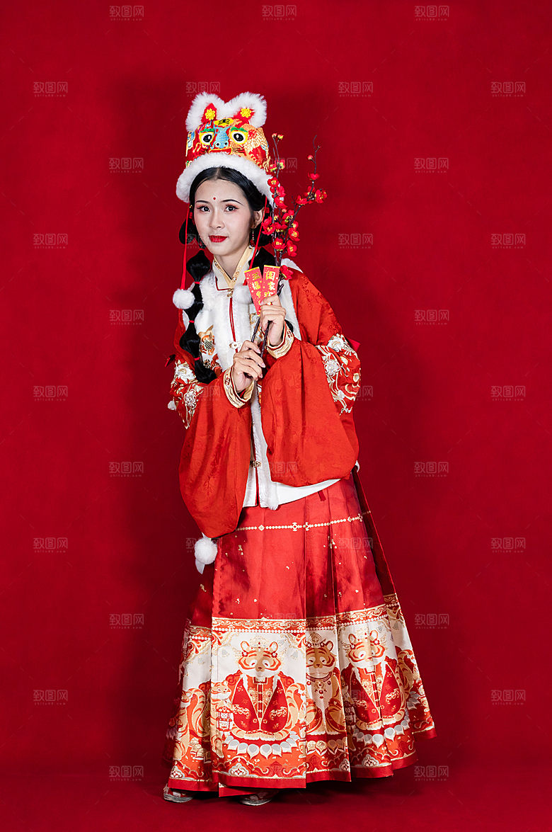 红色汉服女生红包人物摄影商业图片