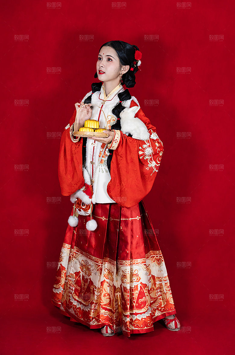 喜庆新年女生月饼玉兔商业摄影图