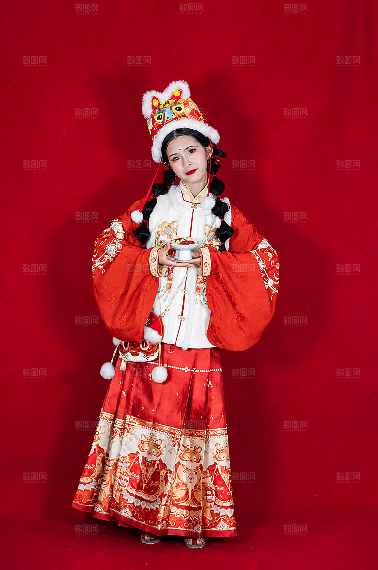 国潮新年汉服人物精修摄影图片