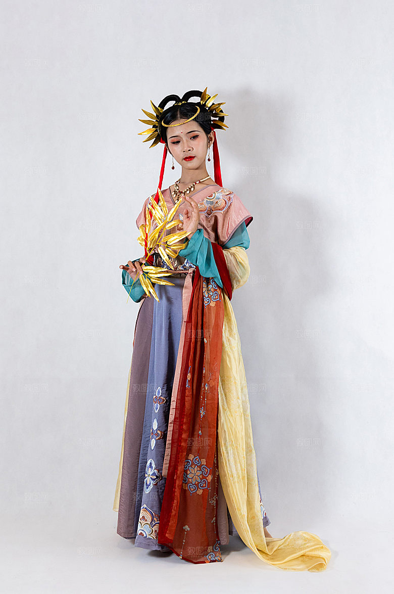 敦煌飞天舞蹈国潮汉服人物摄影图