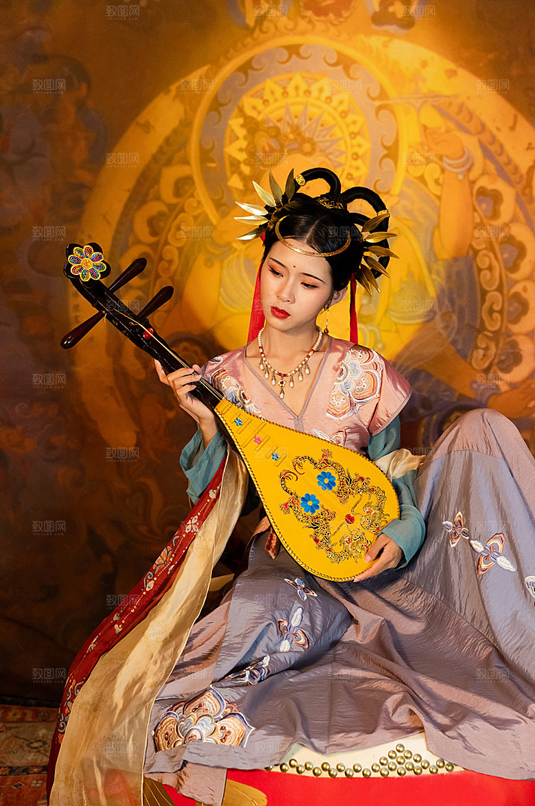 敦煌飞天弹琵琶汉服人物摄影图
