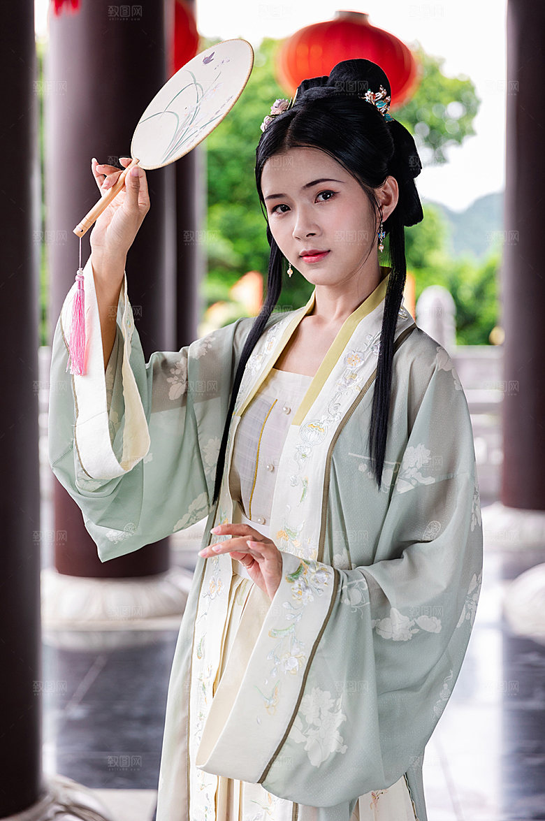 唯美古风汉服女性人物精修摄影图片