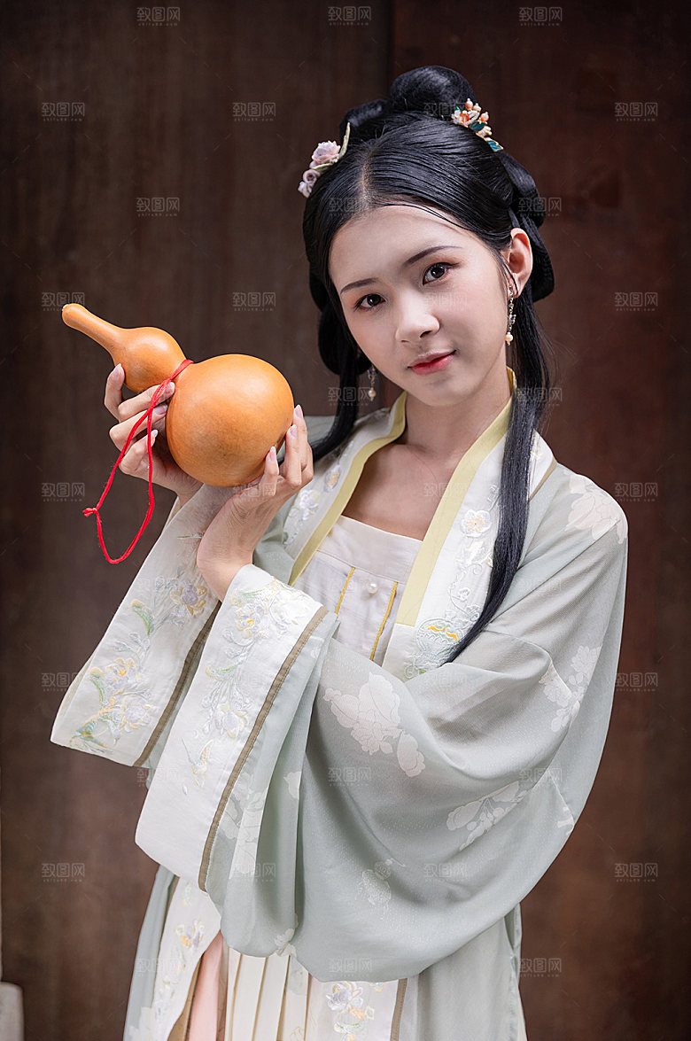 唯美国风汉服女性精修摄影图片