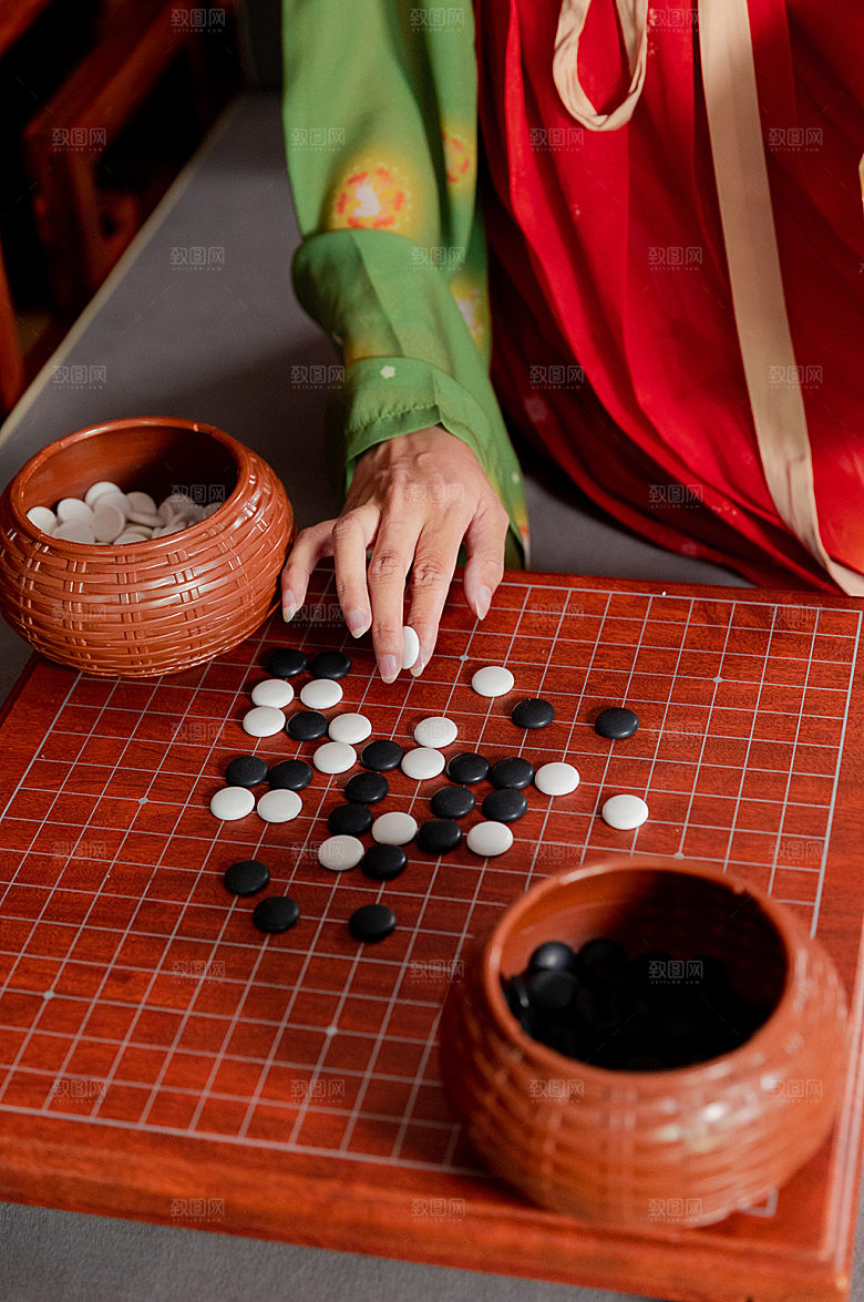 唯美汉服女性围棋文化人物摄影图
