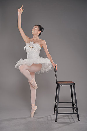 芭蕾舞跳舞舞蹈人物高端摄影图片