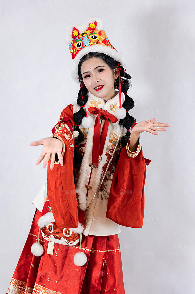 国潮汉服女生新年人物摄影图片