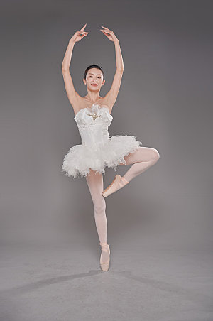 典雅时尚芭蕾舞人物摄影图片