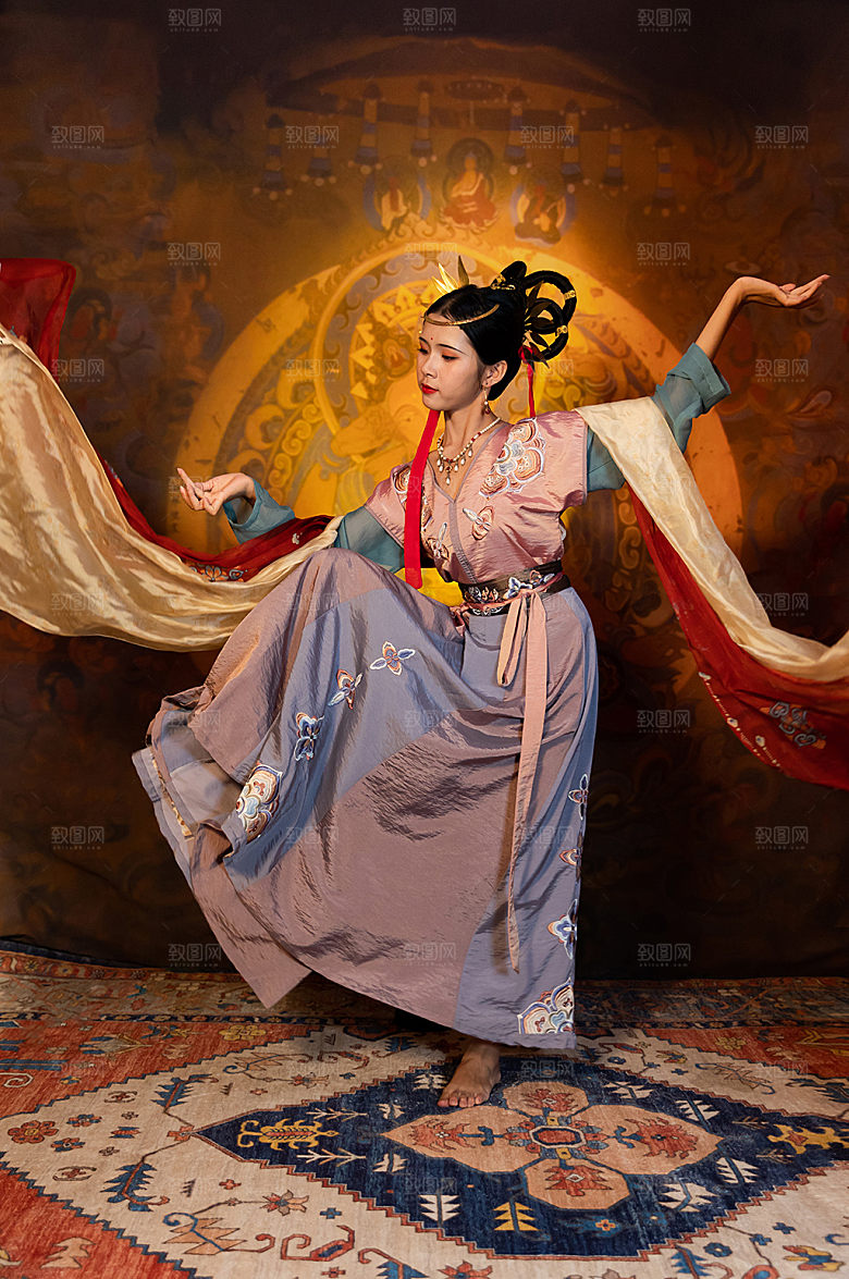 敦煌飞天壁画汉服人物摄影图片