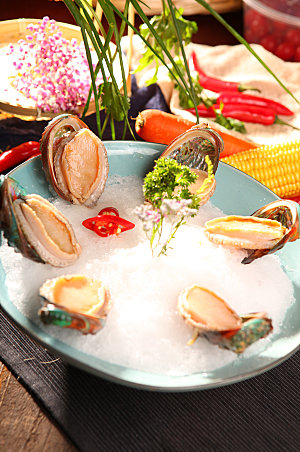鲍鱼仔海鲜火锅美食菜品摄影图