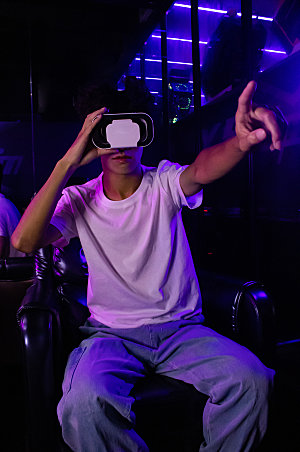 酷炫VR眼镜电竞人物摄影图片