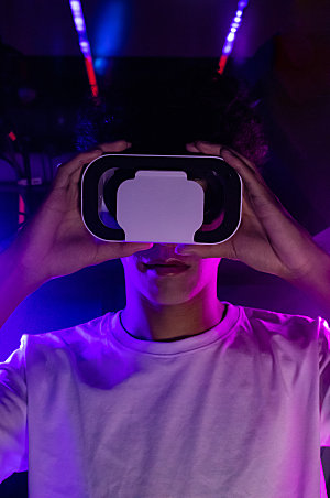 元宇宙酷炫VR眼镜电竞摄影图片