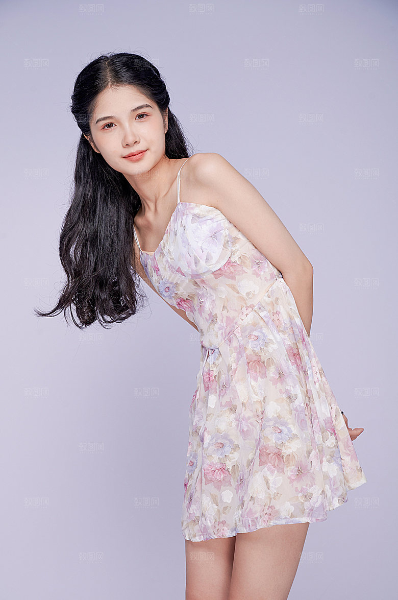 青春风碎花裙女生精美摄影图片