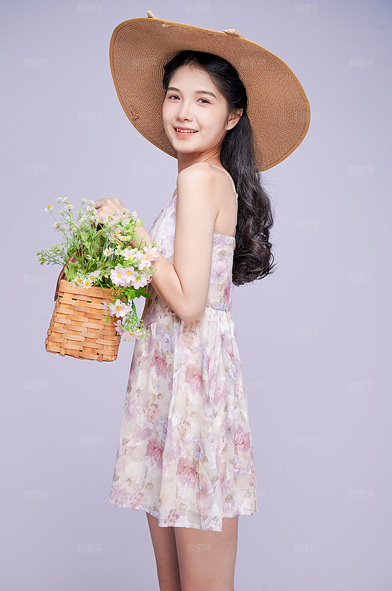 夏季郊游碎花裙女生人物摄影图片