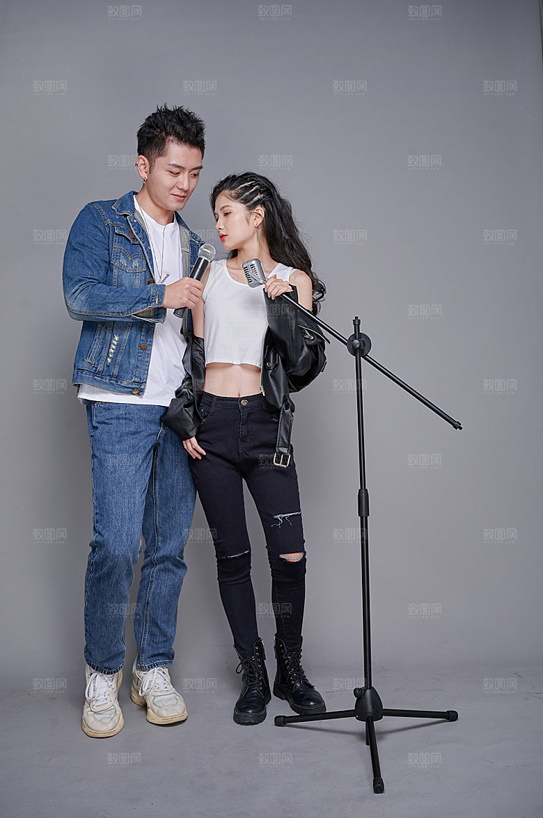 双人酷炫朋克摇滚青年情侣人物摄影图片