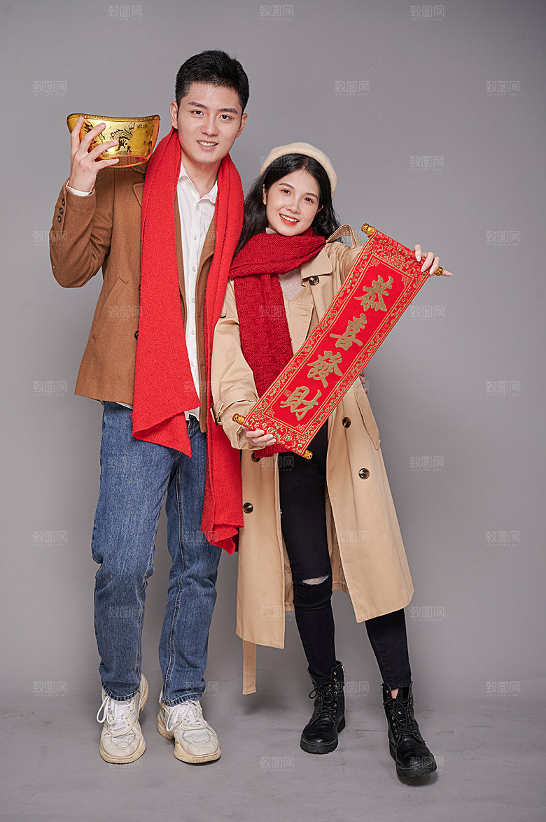 金元宝暖冬秋冬情侣新年人物摄影图片
