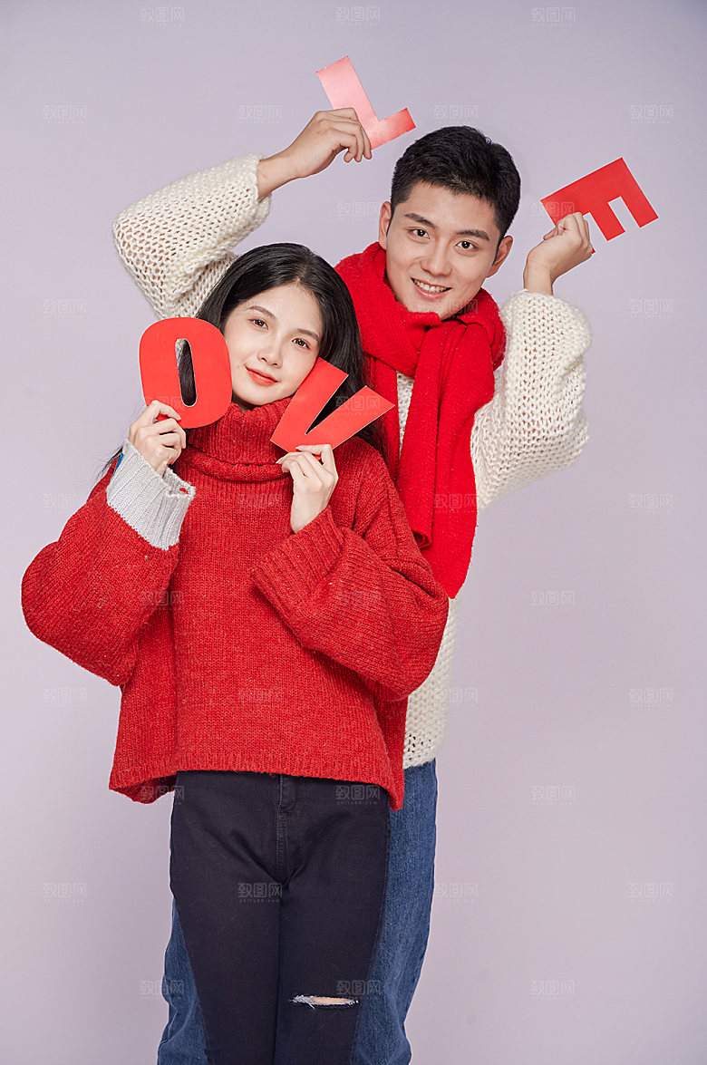 LOVE新年情侣人物摄影大气图片