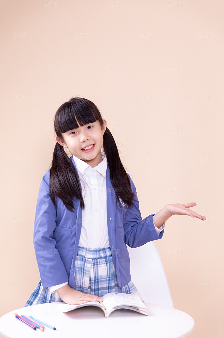 清新小学生小女孩高清摄影图