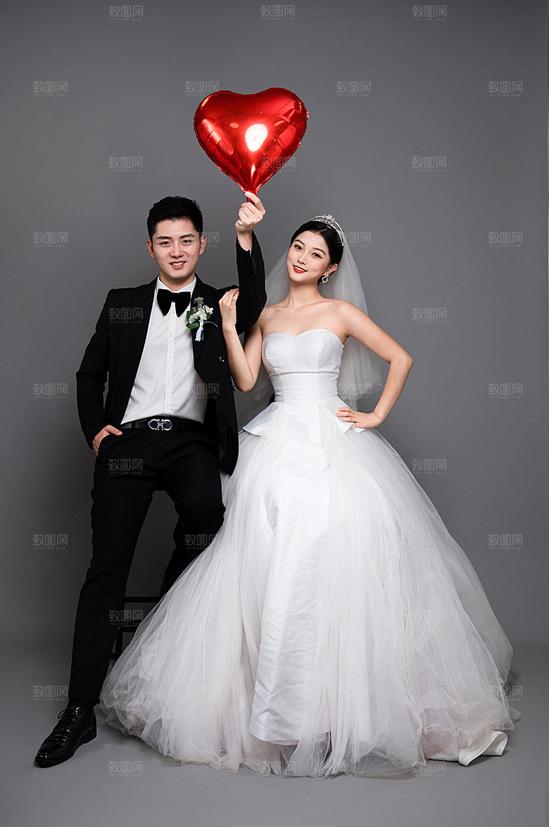 气球婚纱照婚礼新郎高清摄影图