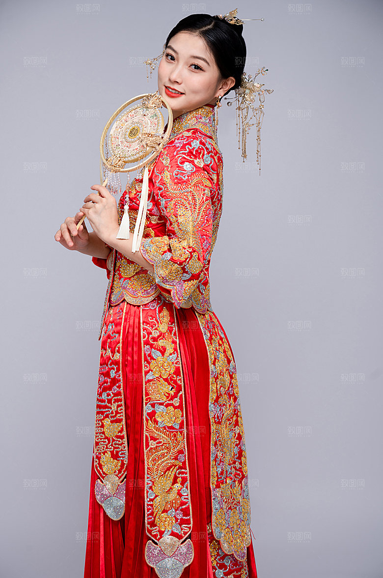 创意秀禾服婚纱照现代人物摄影图