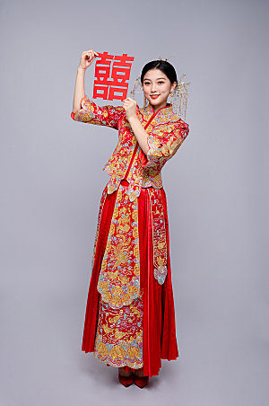 中国风凤冠婚纱照人物创意摄影图