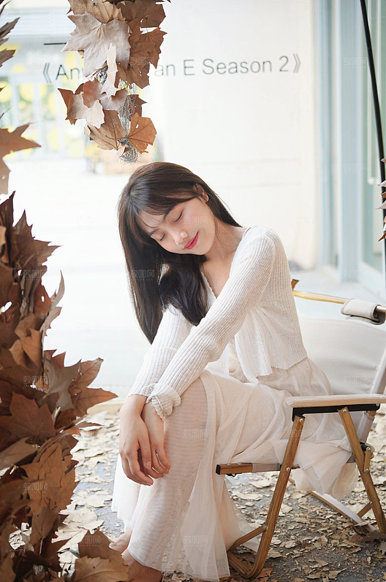 时尚秋季露营女生精美人物摄影图