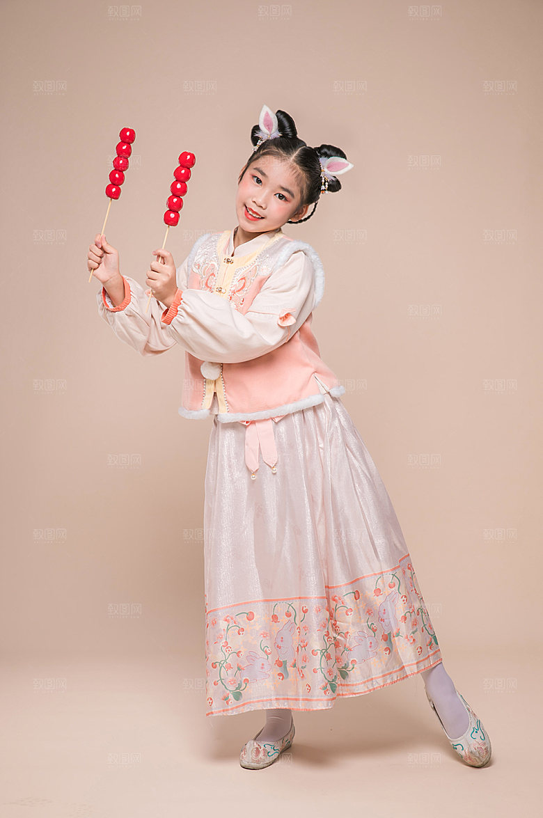 红色兔年儿童人物摄影图精修