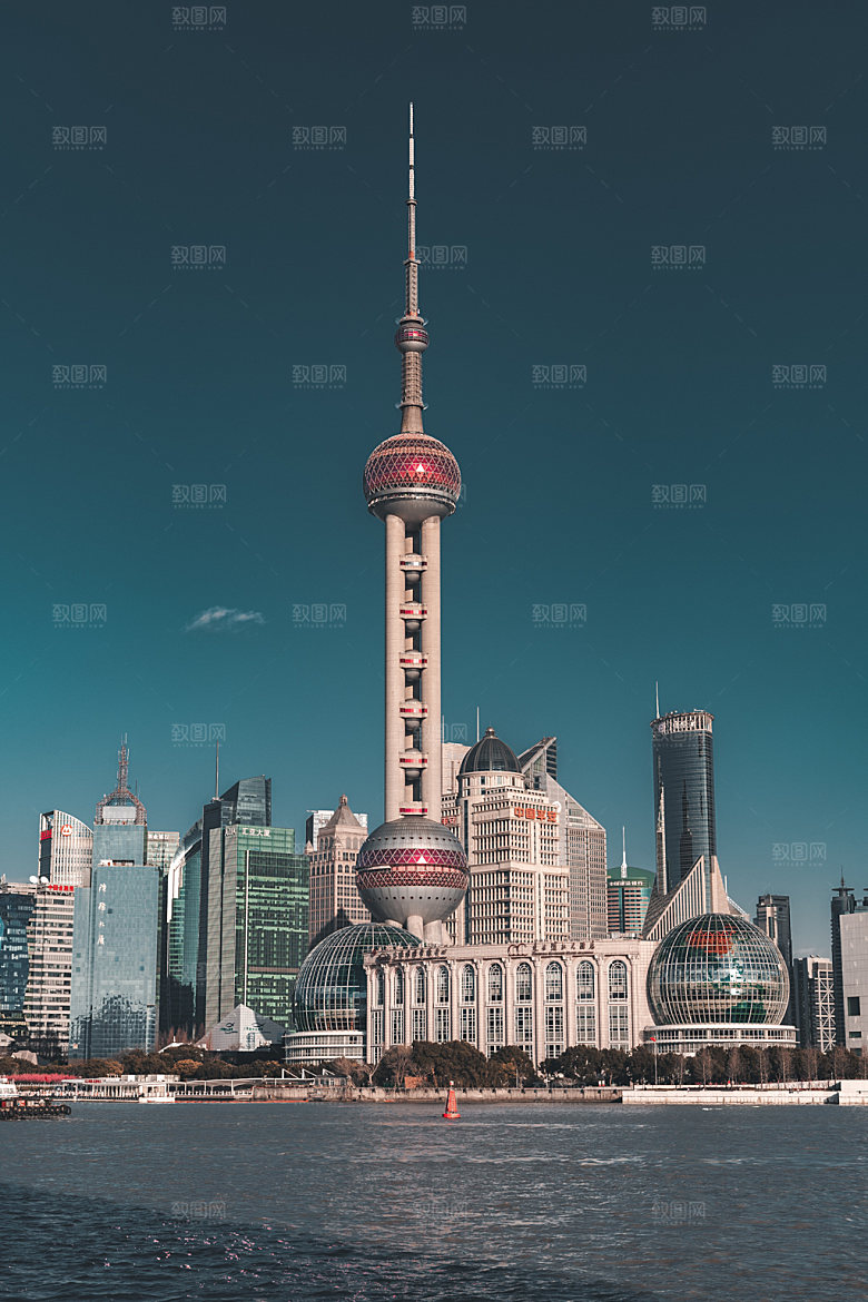 上海外滩东方明珠摄影图
