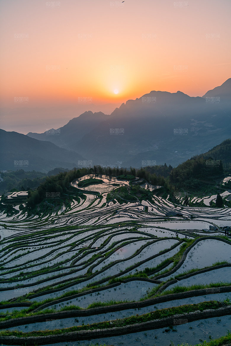 梯田日出风光风景图