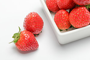 草莓水果静物摄影图